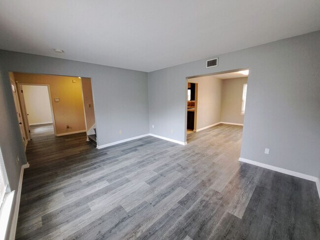 Building Photo - 7819 Hearthstone Cir