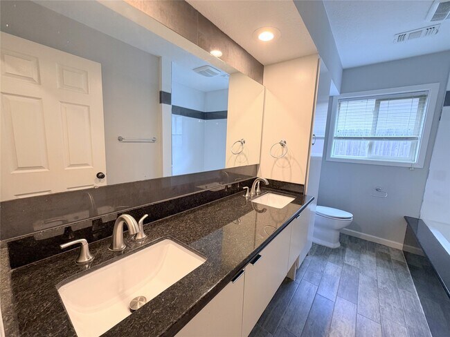 Building Photo - 5019 Yarwell Dr