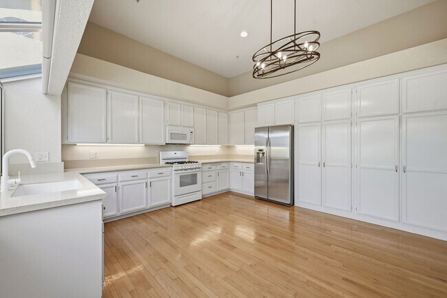 Building Photo - 4125 Fireside Ct