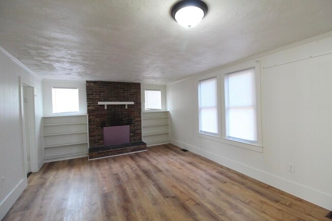 Building Photo - 805 S High St