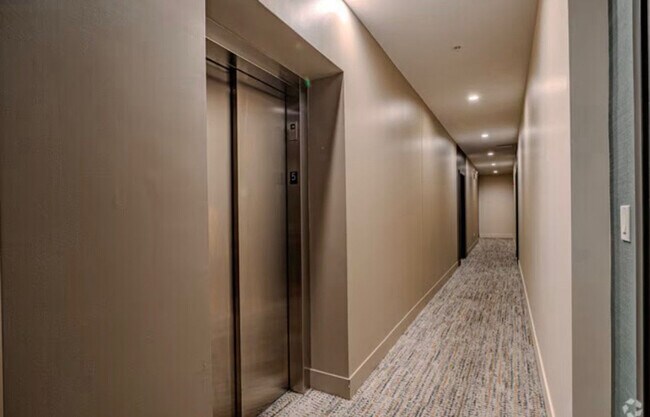 Building Photo - 6044 N Winthrop Ave