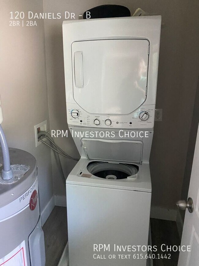 Building Photo - Lovely, modern 2bd/2ba near to Downtown Fr...