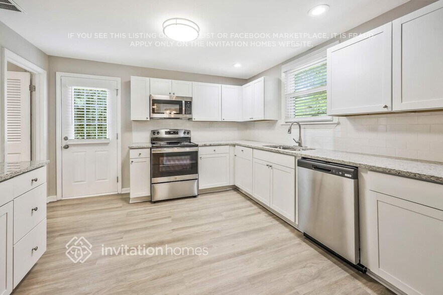 Building Photo - 890 Idlewild Dr