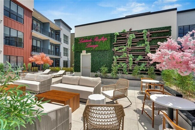 Building Photo - 3100 Lake Villa Dr