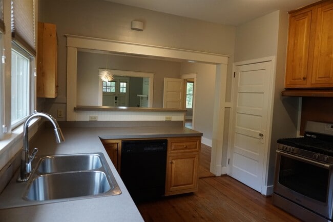 Building Photo - 2086 Lee Pl