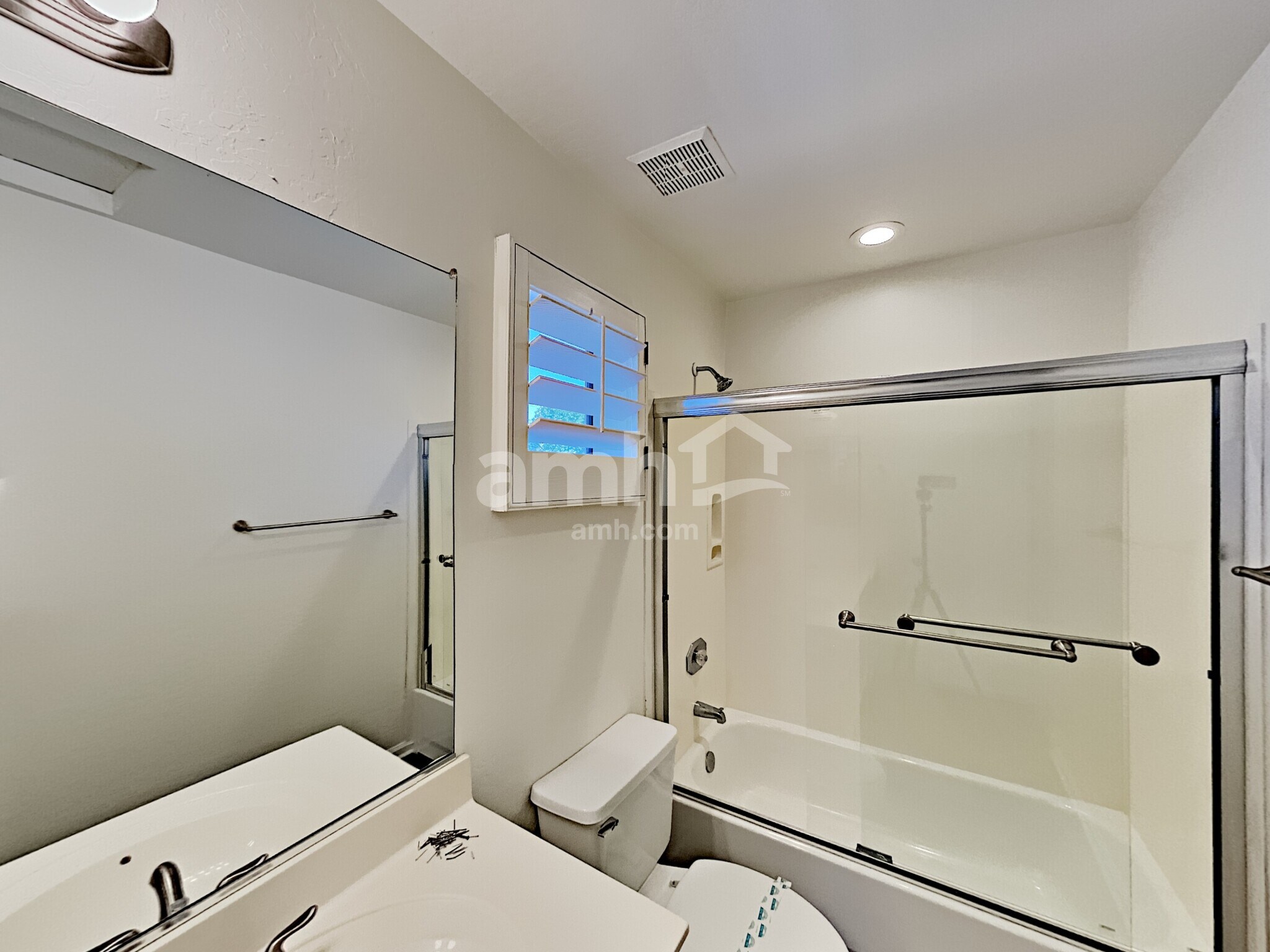 Building Photo - 518 W San Remo St