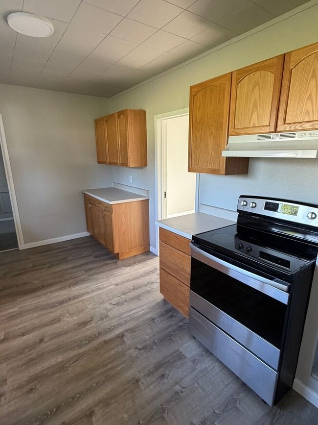 Building Photo - 3-bedroom 1 bath home
