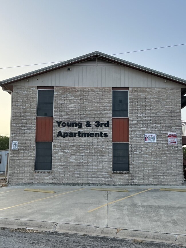 Building Photo - Kenedy Living, LLC (3rd St)