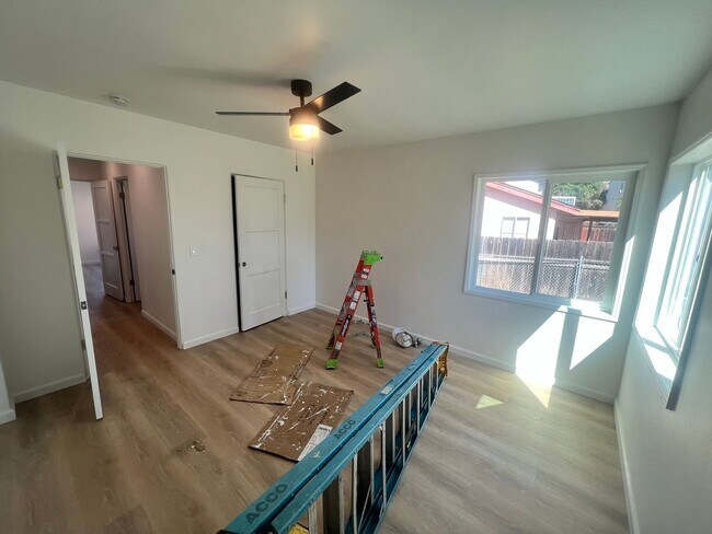 Building Photo - FULLY REMODELED 3BR/2BA HOME in Spring Valley