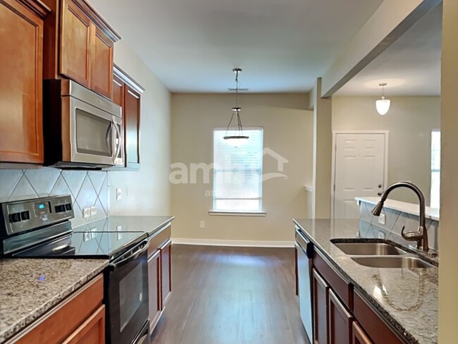 Building Photo - 4940 Ballantine Dr