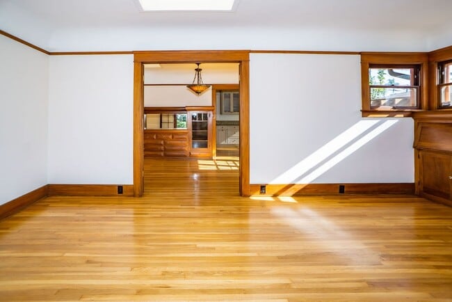 Building Photo - Beautifully restored historic home