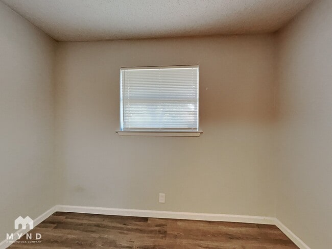 Building Photo - 5213 Wendel Dr