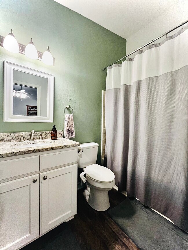 Building Photo - 11 Brindlewood Dr