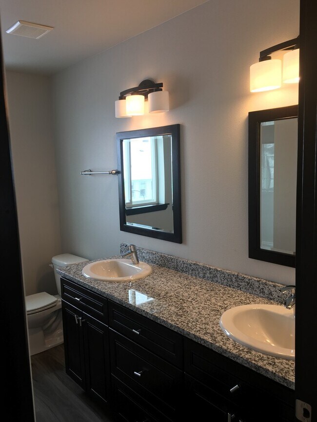 Building Photo - 2303 Landon Ln