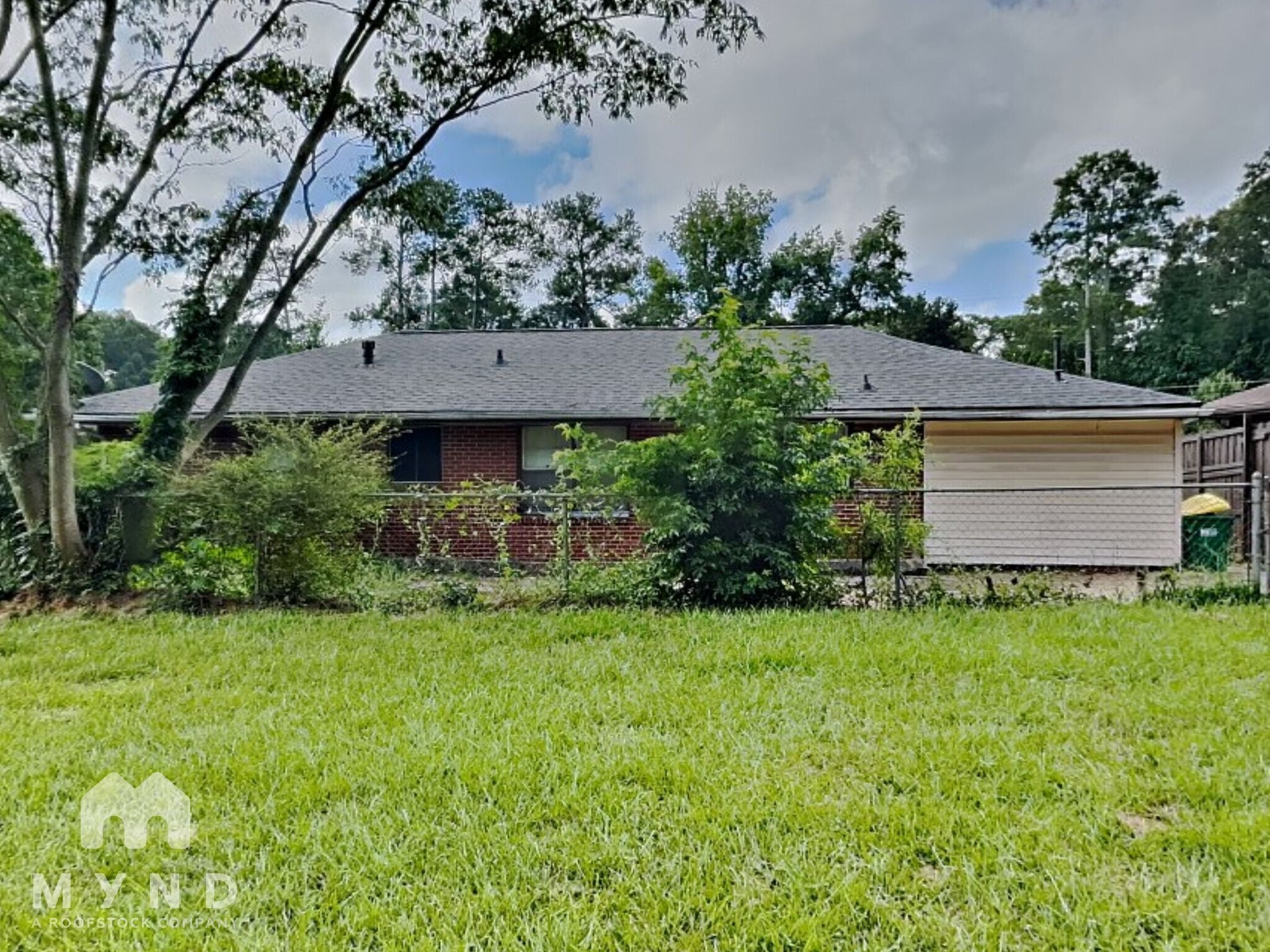 Building Photo - 1156 N Parkwood Dr