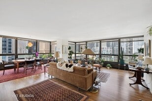 Building Photo - 360 E Randolph St