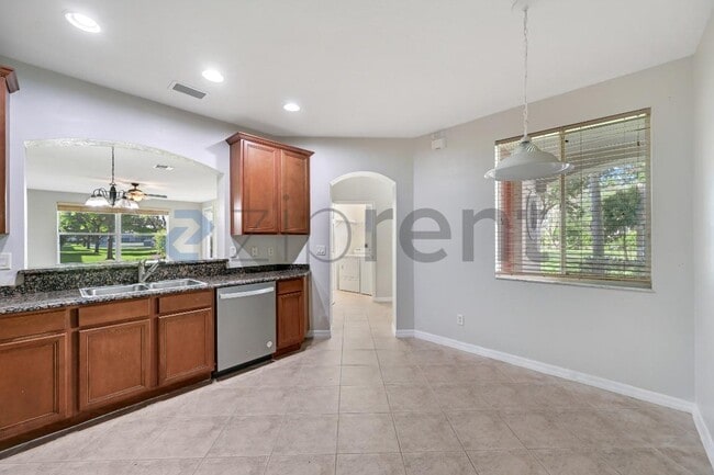 Building Photo - 3158 Antica St