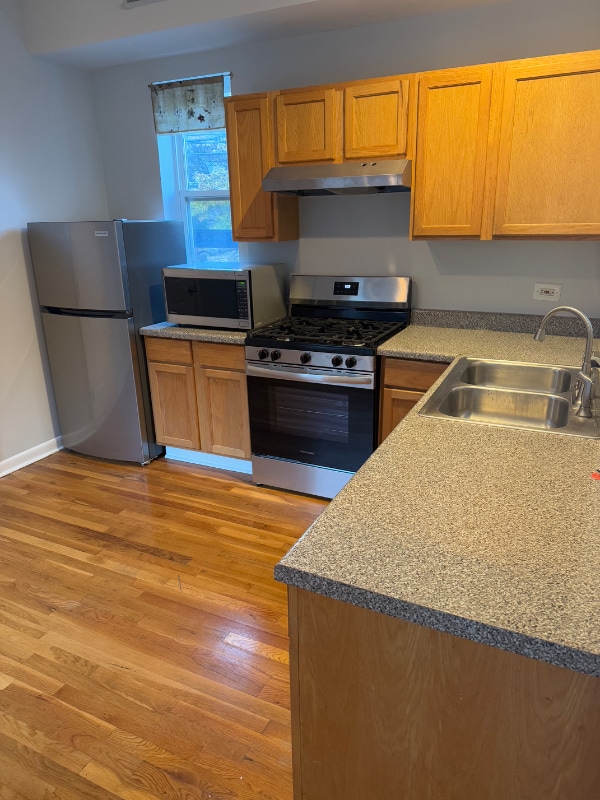 Building Photo - 3816 W Ainslie St