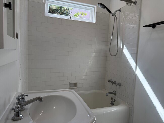 Building Photo - 8714 Rangely Ave