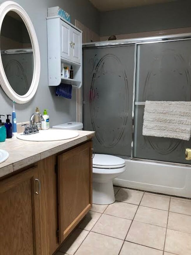 Building Photo - 4 Bd, 2 Ba, Home, Quiet Neighborhood, Great Floorplan, Mature Landscaping!