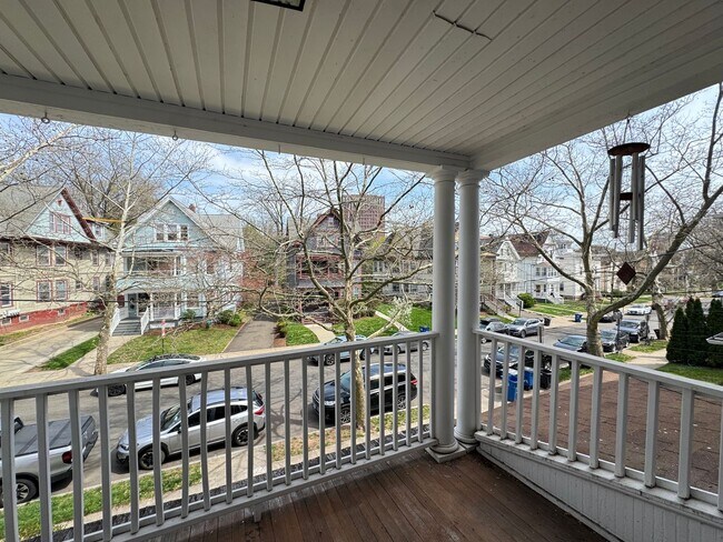 Building Photo - 126 Mansfield St