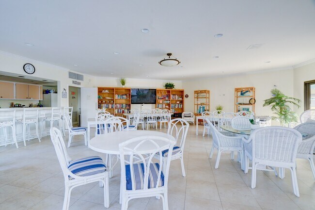 Building Photo - 5480 N Ocean Dr