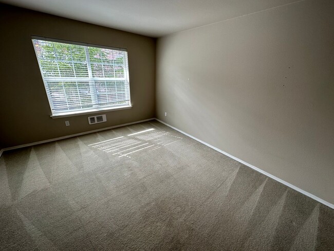 Building Photo - 1847 Kennedy Pl