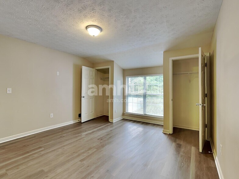 Building Photo - 5410 Lakebrooke Run