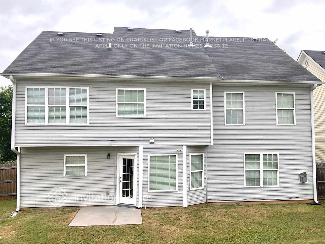 Building Photo - 300 Sarasota Ln