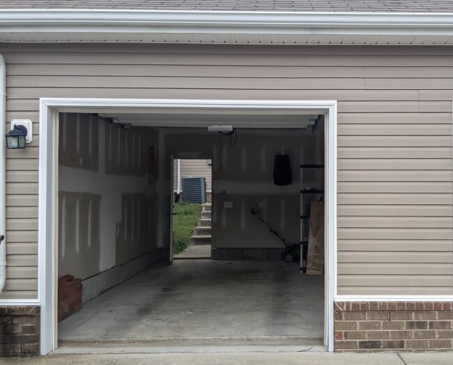 Building Photo - 3948 Hoggett Ford Rd