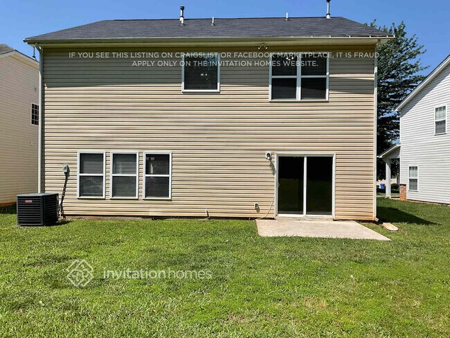Building Photo - 233 Ranlo Ave