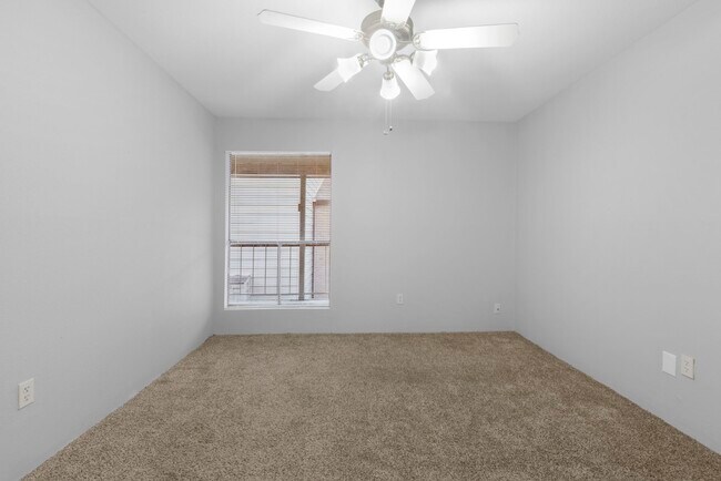 Building Photo - 2100 Wilcrest Dr