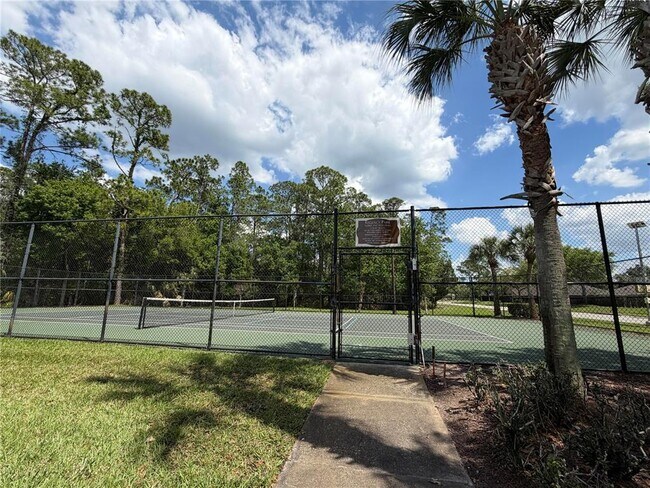 Building Photo - 13726 Meadowpark Ave