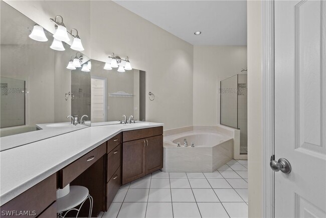 Building Photo - 11910 Seabreeze Cove Ln