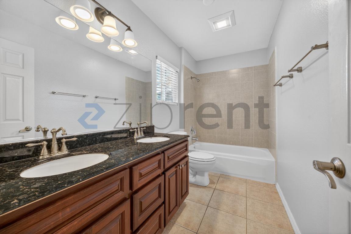 Building Photo - 608 Shenandoah Ave