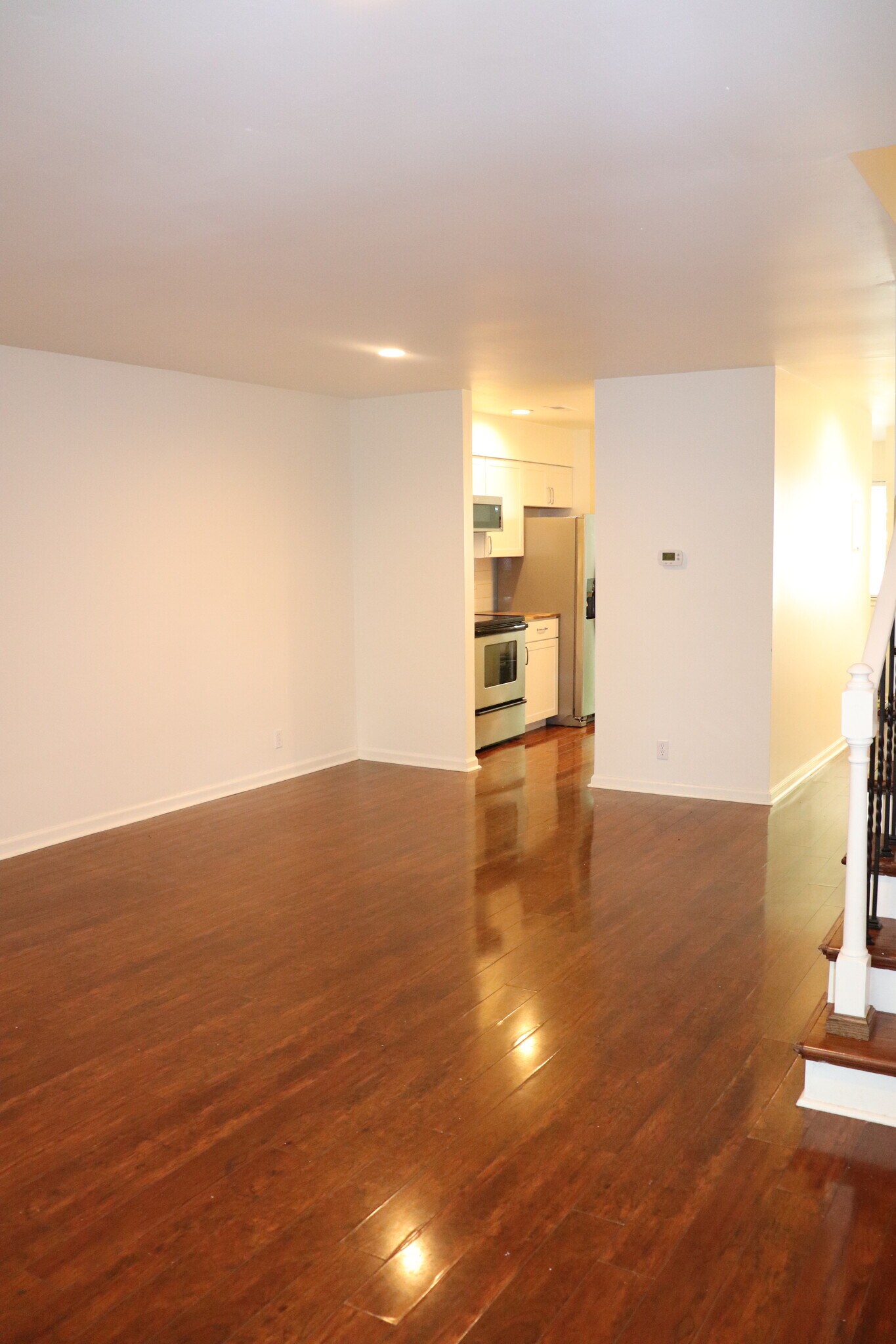 Building Photo - 703 Idlewood Ln