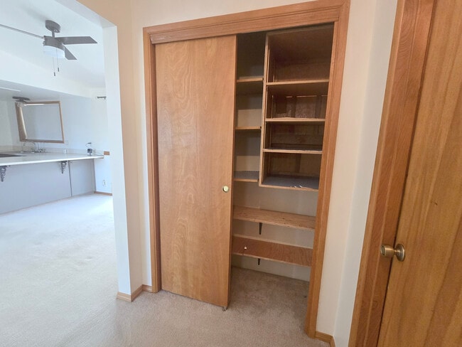 Building Photo - 164 N Harbor St