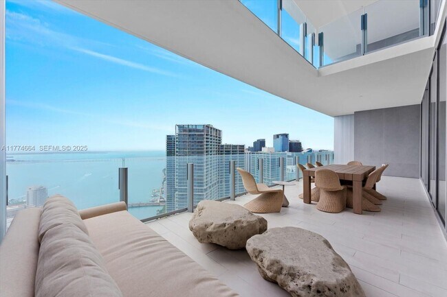 Building Photo - 300 Biscayne Blvd Way