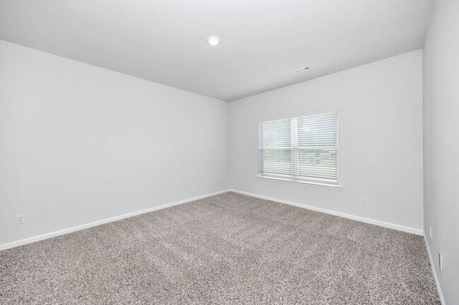 Building Photo - 102 High Leaf Dr