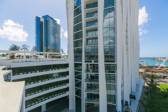 Building Photo - KOULA 2b2b1pkg Ready to Move In!