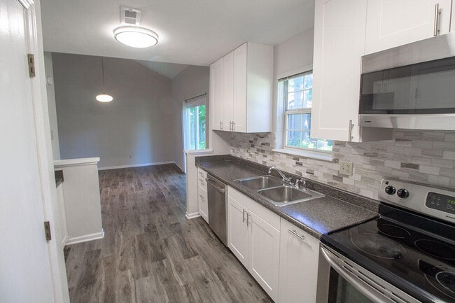 Building Photo - 3510 Forum Blvd