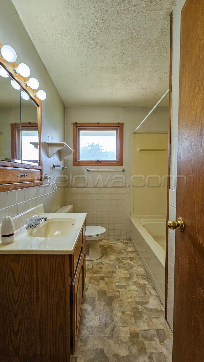 Building Photo - 167 Red Wing Rd SW