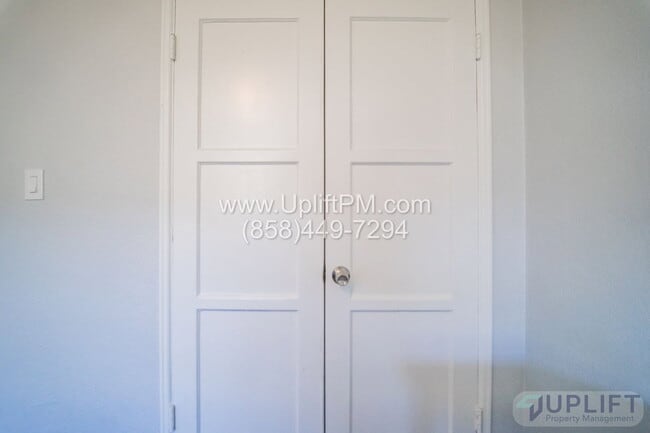 Building Photo - 4237 Swift Ave