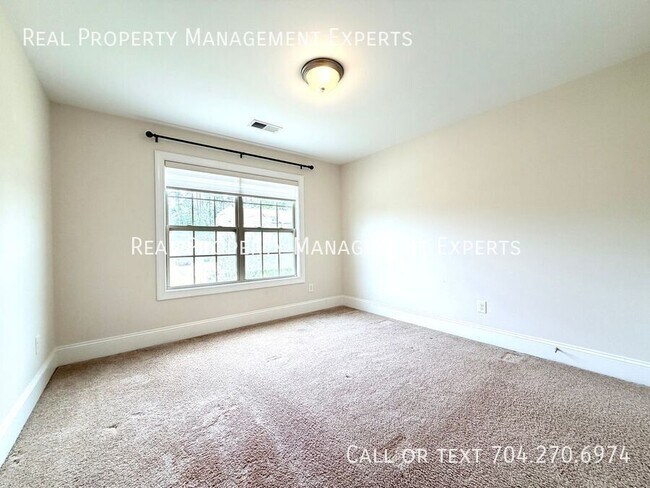 Building Photo - 9416 Scorpio Ln