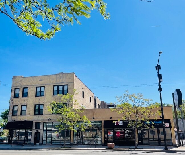 Primary Photo - 3757 N Western Ave