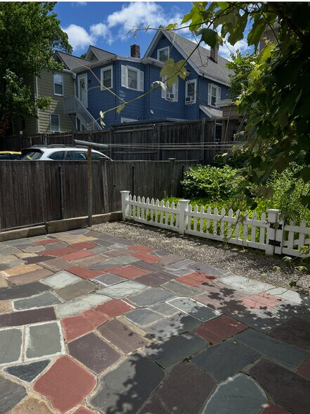 Building Photo - 11 Vinal Ave