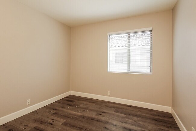 Building Photo - 15746 W Young St