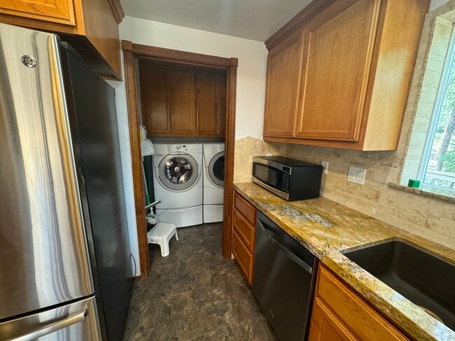 Building Photo - 1103 Sundown Trail