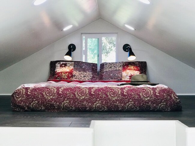 Building Photo - Private Studio w/Loft, 1 Bath rental in Gr...