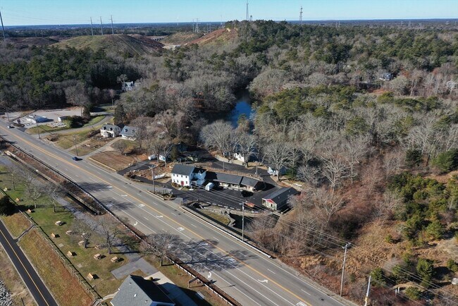 Building Photo - 825 Scenic Hwy